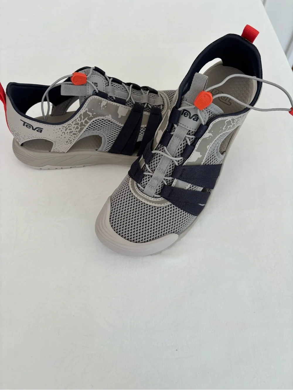 NWOT, TEVA Men’s Hydratrek Closed- Toe Water Sandals Shoes Chateau Gray 9.5